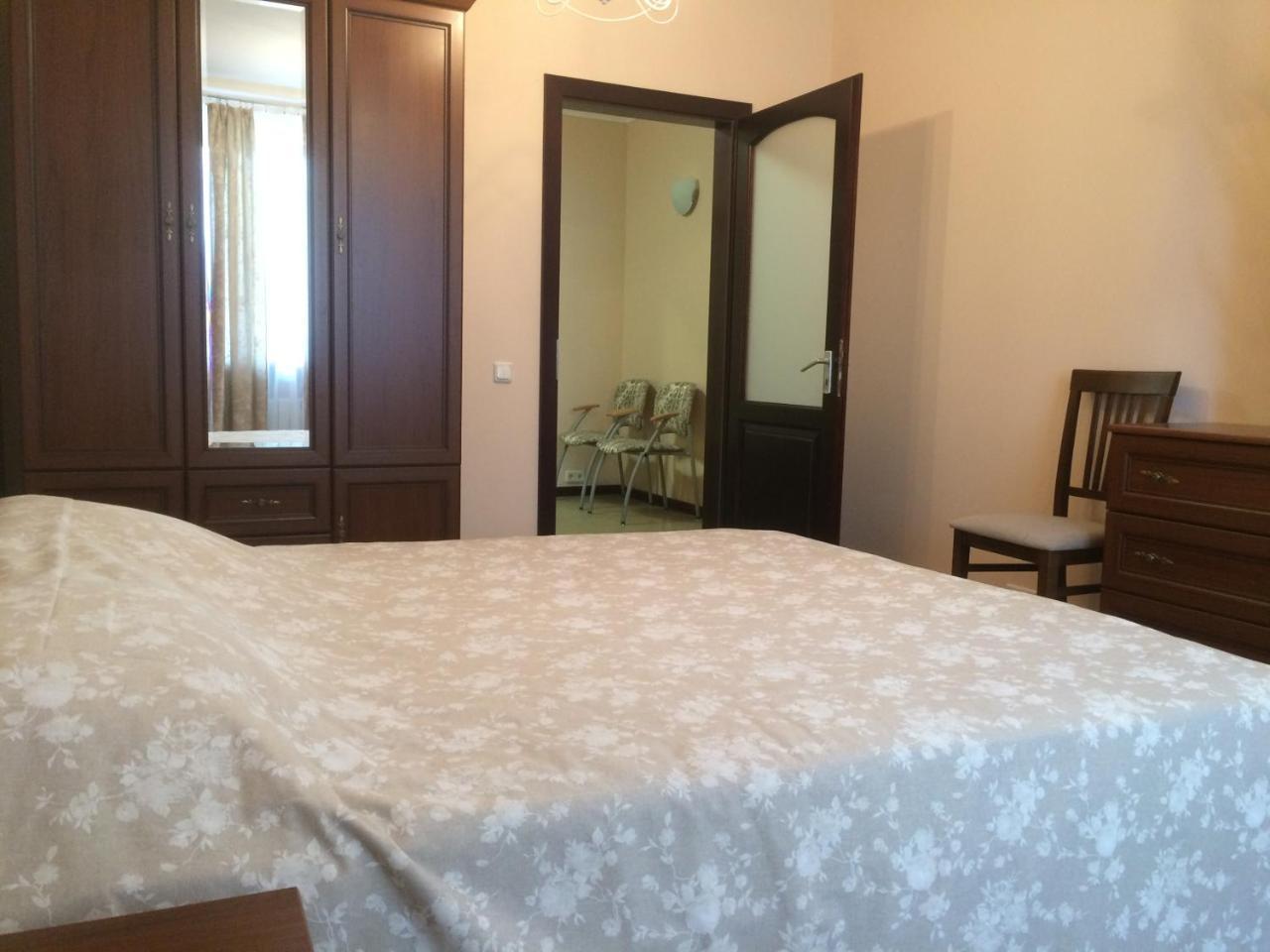 1br In The Old Center Apartment