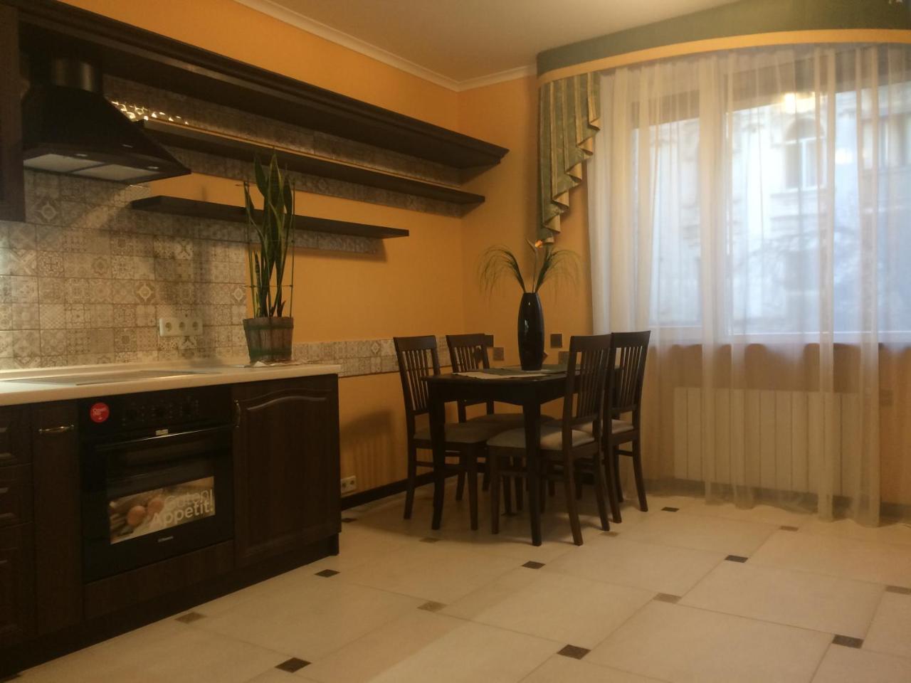 1br In The Old Center *