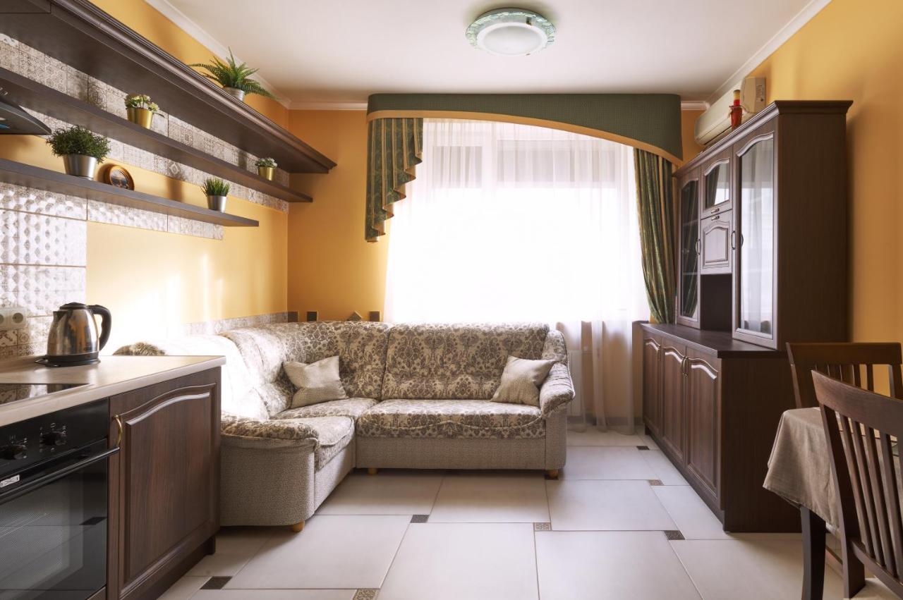 1br In The Old Center Apartment